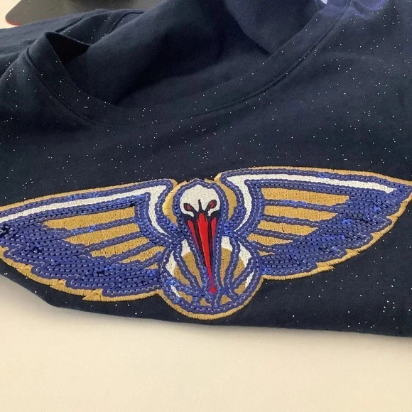 NBA New Orleans Pelicans Size Large Long Sleeve Shimmery Tee. New With Tags - Picture 9 of 9